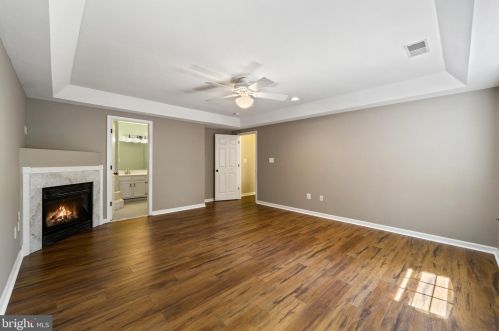 8819 Clinton Dr, Nokesville VA  20181-3205 exterior