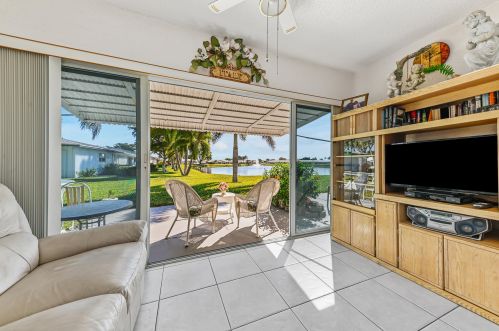 2100 Lake Circle Dr, Boynton Beach, FL 33426-5338