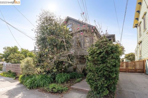 2122 Sacramento St, Berkeley CA  94702-1905 exterior