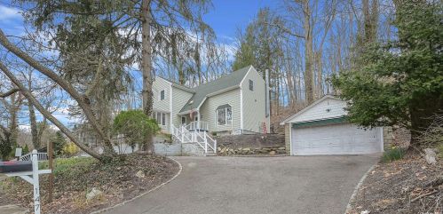 147 Waterside Ave, Northport NY  11768-2154 exterior