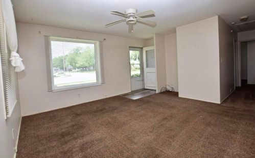1037 Robinson St, Marion, OH 43302-1955