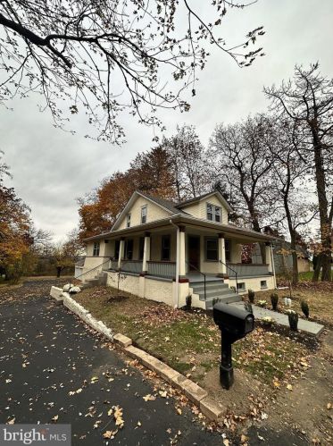 1465 Farmington Ave, Pottstown, PA 19464-1852