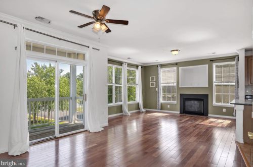 13044 Cabin Creek Rd, Herndon, VA 20171-4809