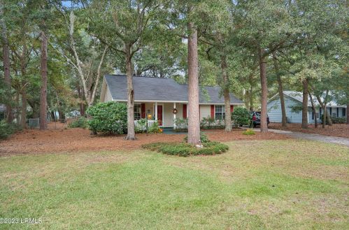 7 Robin Way, Beaufort, SC 29907-2112