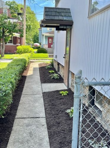 1114 Vine St, South Connellsville, PA 15425-4733