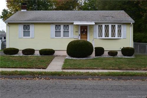 703 Hillside Ave, Hartford, CT 06106-4515