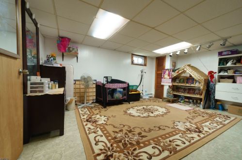 18 Midvale Ave, Lake Hiawatha NJ  07034-1011 exterior