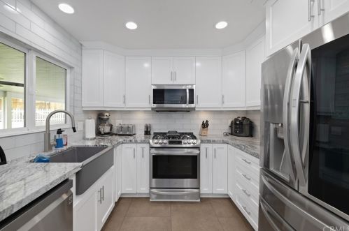 1373 Cody Ct, Upland CA  91786-2123 exterior