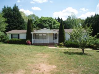 14 Tyger Dr, Greer SC  29651-5862 exterior