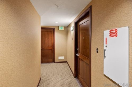 555 Front St, San Diego CA  92101-6700 exterior