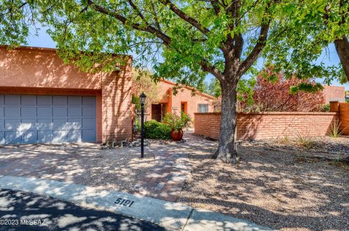 5191 Woodgate Ln, Tucson, AZ 85712-1379