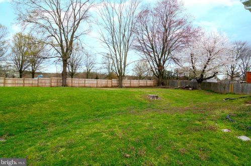 13404 Nickleson Dr, Woodbridge VA  22193-4131 exterior