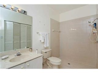 940 Corkwood St, Hollywood, FL 33019-4877