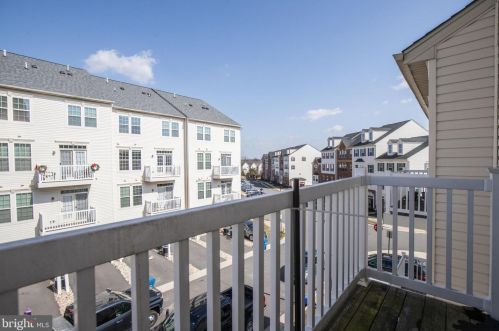 7366 Brunson Cir, Gainesville VA 20155 exterior