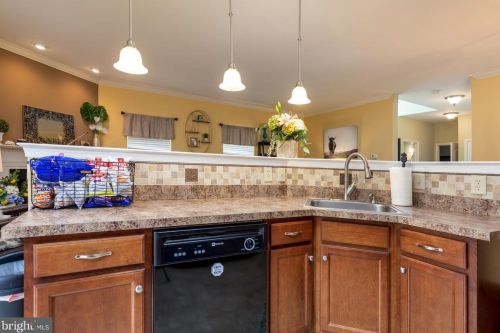 56 Green View Dr, Pottstown PA  19464-7501 exterior