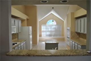 912 Hawthorne Dr, Lewisville TX  75077-2941 exterior