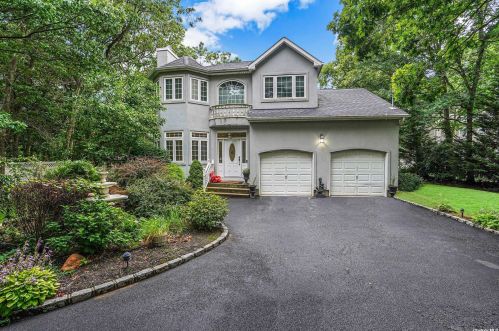 186 Oxhead Rd, South Setauket, NY 11720-1929
