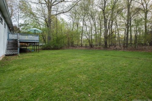 38 Pieper Dr, Wallingford CT  06492-2016 exterior