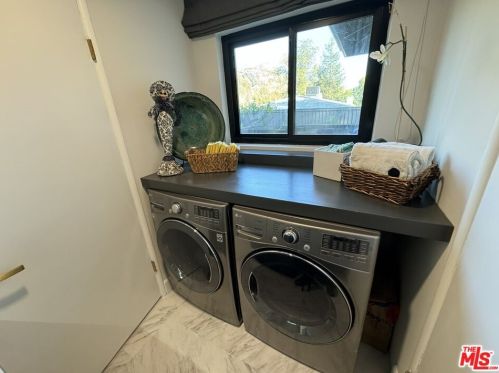 3584 Sepulveda, Van Nuys CA 91402-4305 exterior