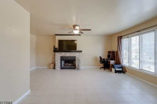 61 Woodland Dr, West Paterson NJ  07424-3707 exterior