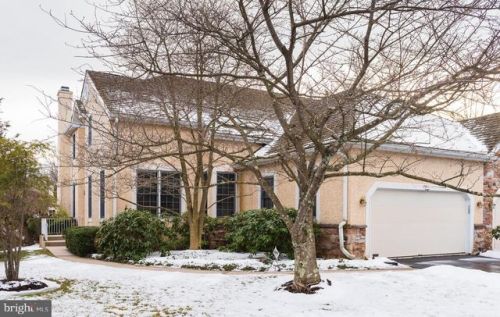 158 Greenville Ct, Berwyn, PA 19312-2071
