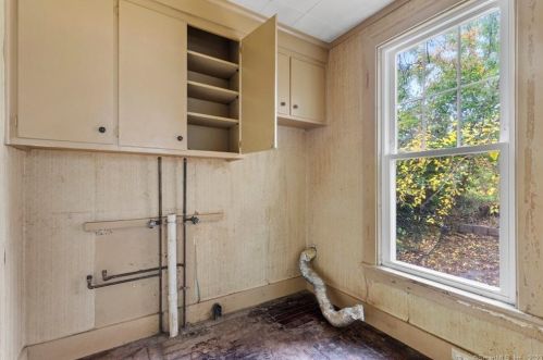 77 Vauxhall St, United States Coast Guard Ac CT  06320-5333 exterior