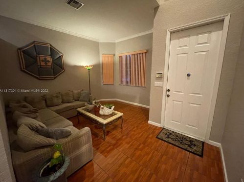 9914 20th St, Hollywood, FL 33024-1442