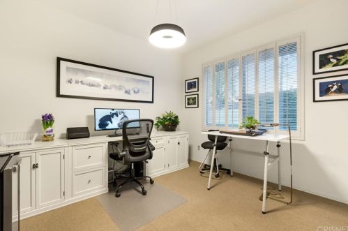 5242 Amestoy Ave, Van Nuys CA 91406-2112 exterior