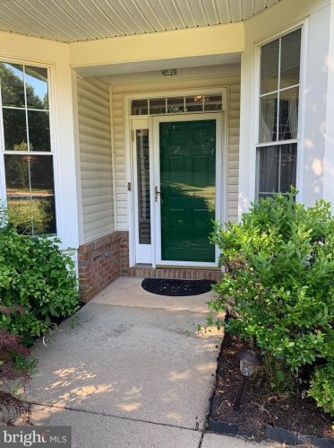 17653 Glass Ridge Pl, Gainesville VA  20155-3045 exterior