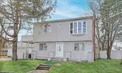 16 Courtway St, South Kingstown, RI 02882-3611