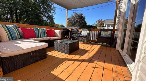 105 Appletree Dr, Leesburg VA  20176-4507 exterior