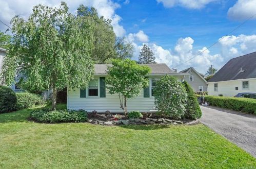 3 Lincoln Ave, Crotonville, NY 10562-2811