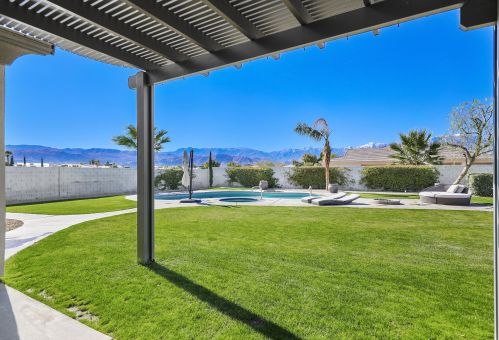 5 Curie Ct, Rancho Mirage CA  92270-2713 exterior