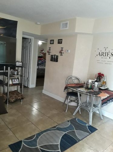 1002 Adams St, West Palm Beach, FL 33407-6207