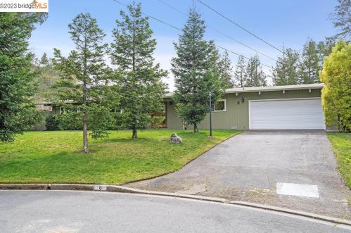 8 Rae Dr, Orinda CA  94563-4360 exterior