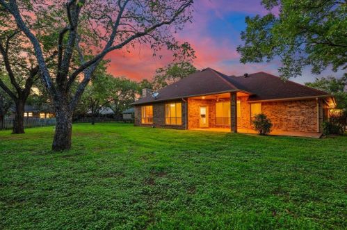 6307 Kenilworth Ct, Granbury, TX 76049-4131