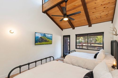 1125 Big Bear Blvd, Big Bear City CA  92314-9277 exterior