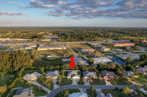 6775 Dickinson Ter, Fort Pierce, FL 34952-8256