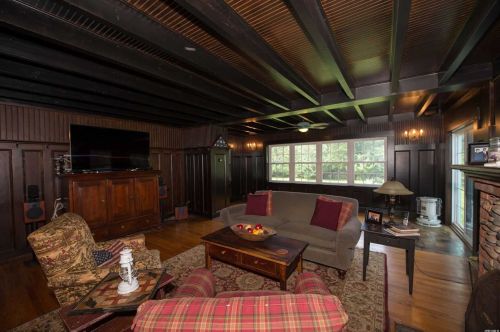 146 Shr Rd, Mount Sinai NY  11766-1237 exterior