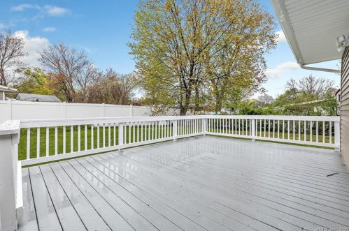 390 Marina Dr, Stratford CT  06614-2934 exterior