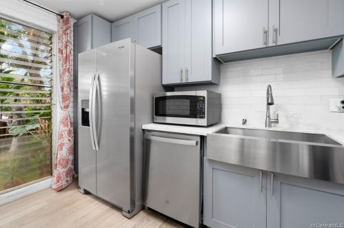 92-1038 Makakilo Dr, Kapolei, HI 96707-1570