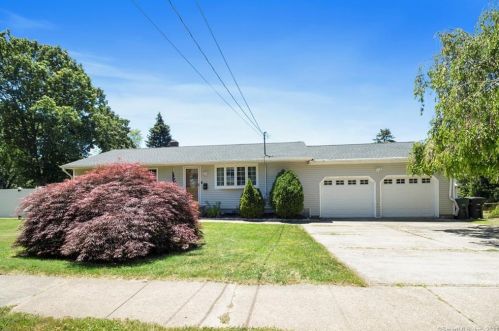 45 Pond Point Ave, Milford, CT 06460-6748