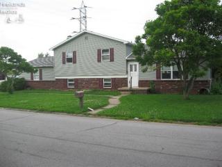 319 Birchwood Dr, Sandusky, OH 44870-5717
