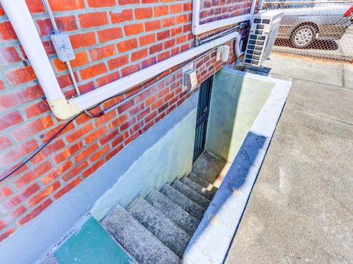 86-33 Winchester Blvd, Jamaica NY  11426-2100 exterior