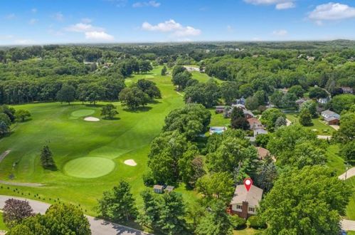 1559 King Charles Dr, Pittsburgh, PA 15237-1582