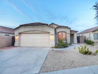 2110 Tracy Ln, Phoenix, AZ 85023-4367