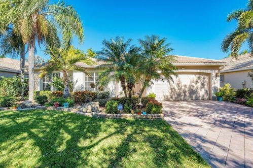 7038 Great Falls Cir, Boynton Beach FL  33437-3998 exterior