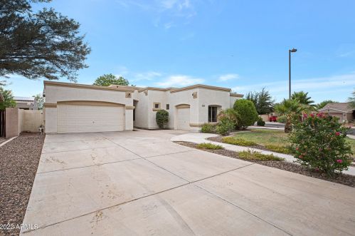1652 Hazel St, Gilbert, AZ 85295-4856