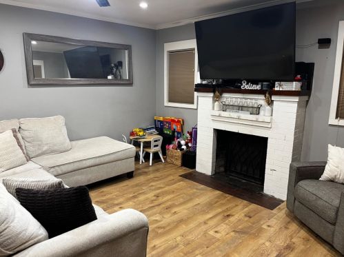 203 Locust Ave, Manteca CA  95337-5451 exterior