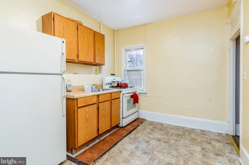 1323 Derry St, Harrisburg PA 17104-3330 exterior